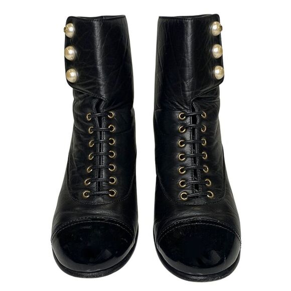 Chanel Interlocking C Lace Up Pearl Calfskin Leather Ankle Boot EU 37.5 US 6.5-7 - Picture 2 of 14